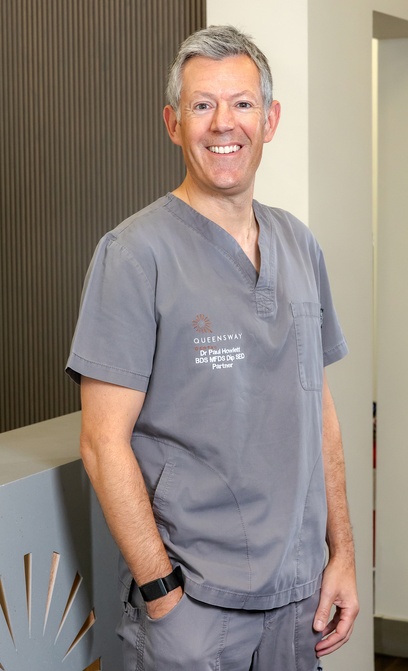 Dr Paul Howlett