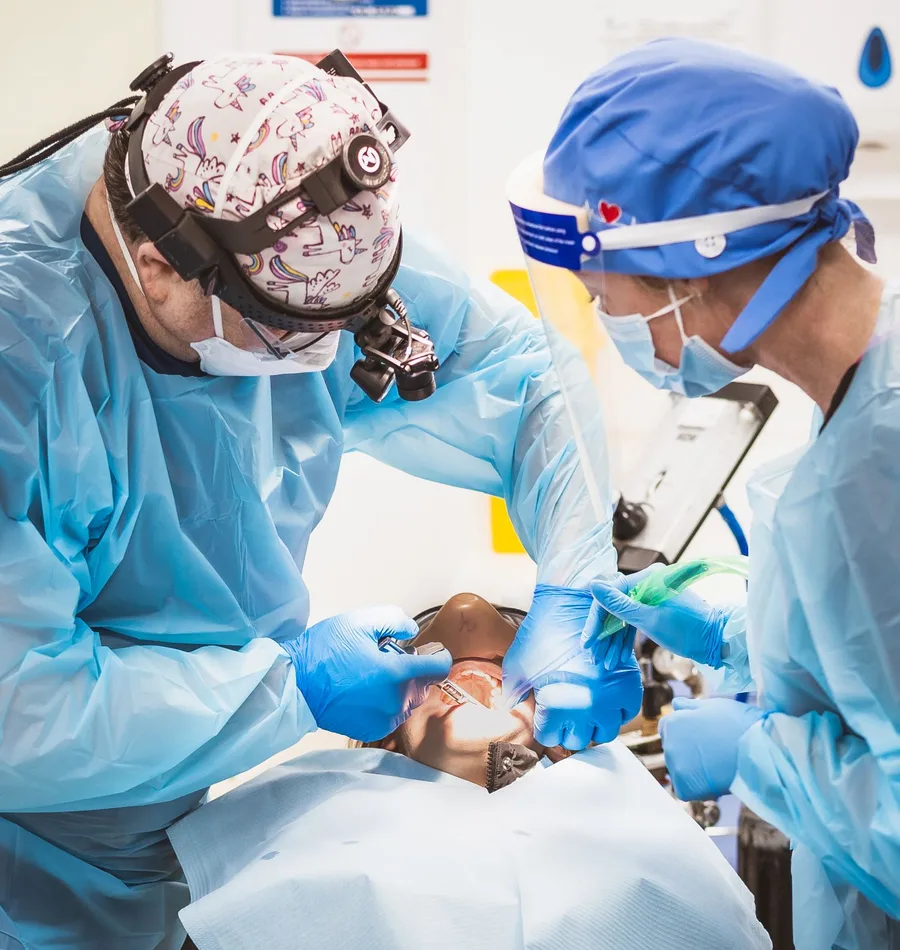 Queensway oral surgeons carrying out a procedure Queensway oral surgeons carrying out a procedure