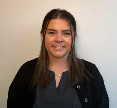 Alice Steed, Receptionist