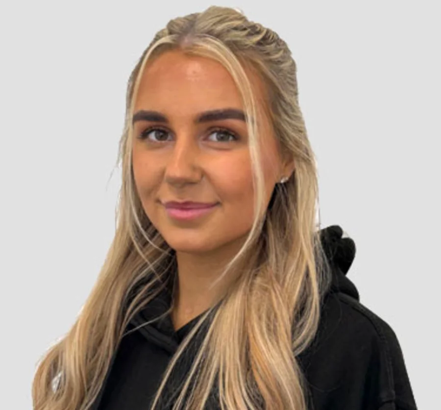 Marissa Bambro, Receptionist