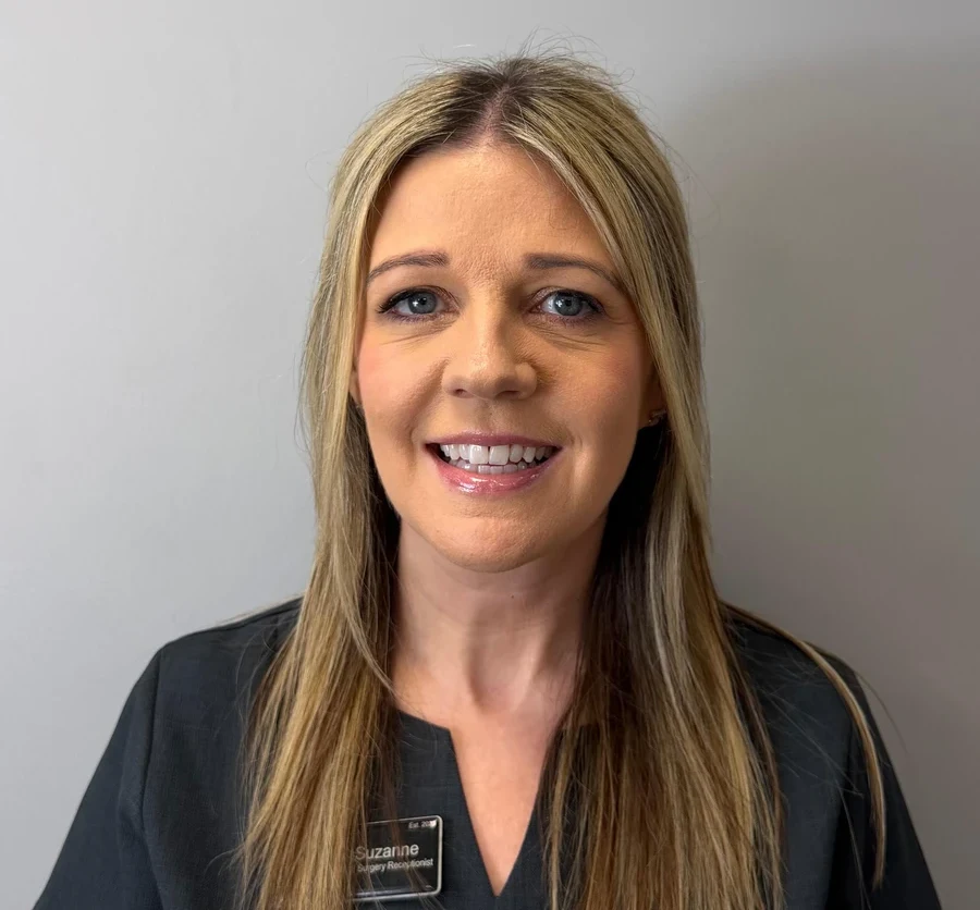 Suzanne Dixon, Receptionist