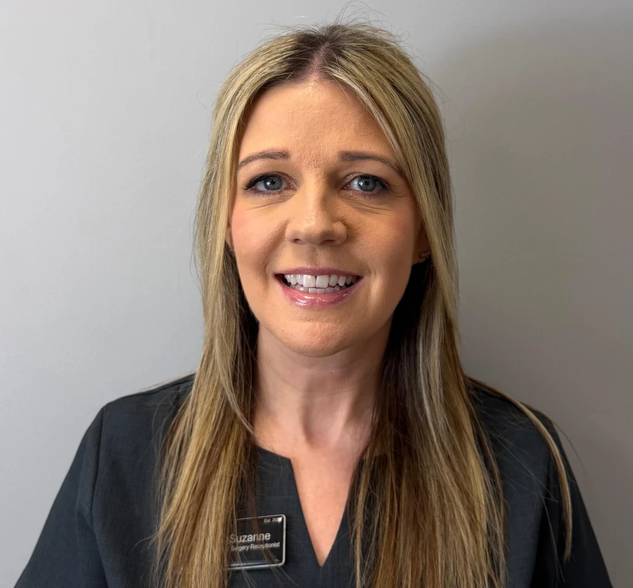 Suzanne Dixon, Receptionist