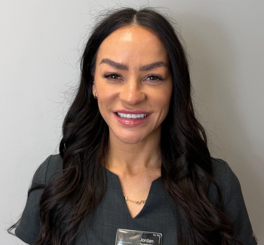 Jordan Evans, Receptionist