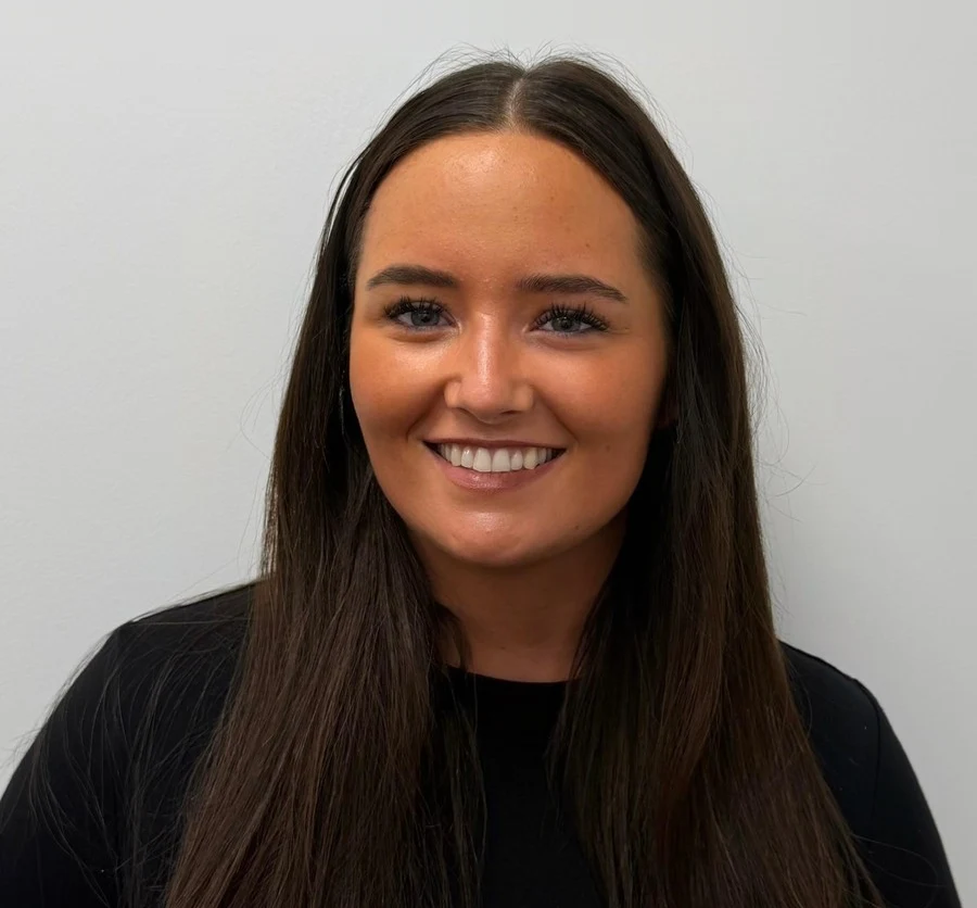 Leah Harrison, Receptionist